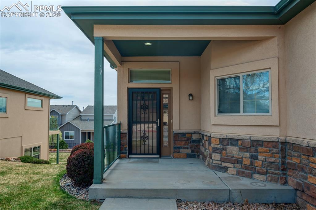 Image 3 of 34: Front porch/entryway 