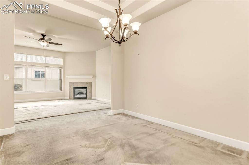 Image 8 of 34: Dining room