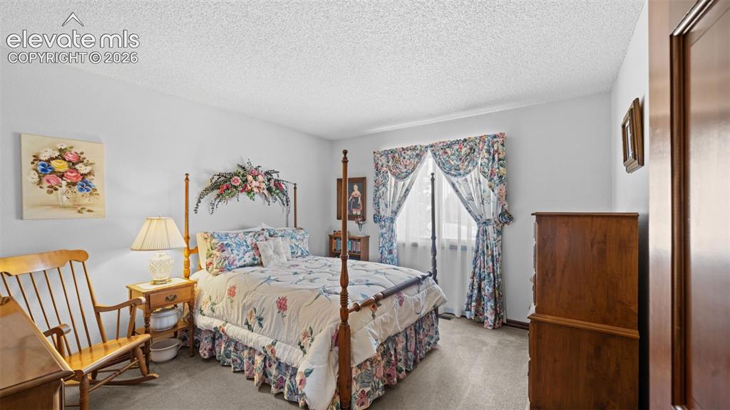 Image 17 of 40: Bedroom