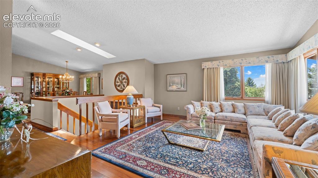 Image 6 of 40: Living Room