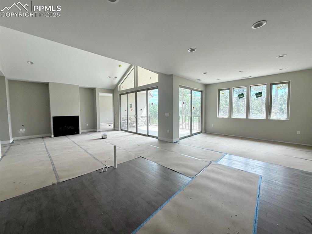 Image 8 of 23: Gourmet Kitchen, Quartz Countertops, Wood Flooring, Stainless Steel Applian