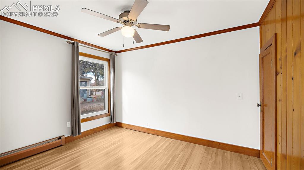 Image 19 of 48: Bedroom