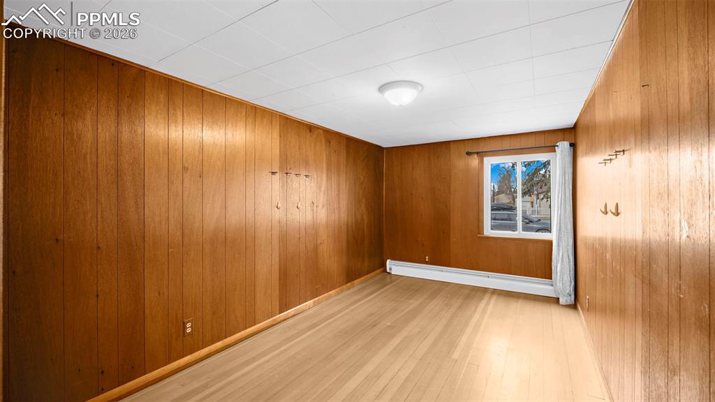 Image 25 of 48: Bedroom