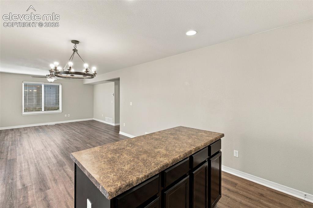 Image 19 of 50: Kitchen