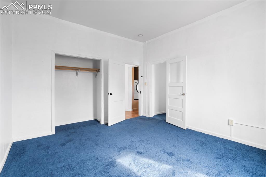 Image 9 of 21: Bedroom