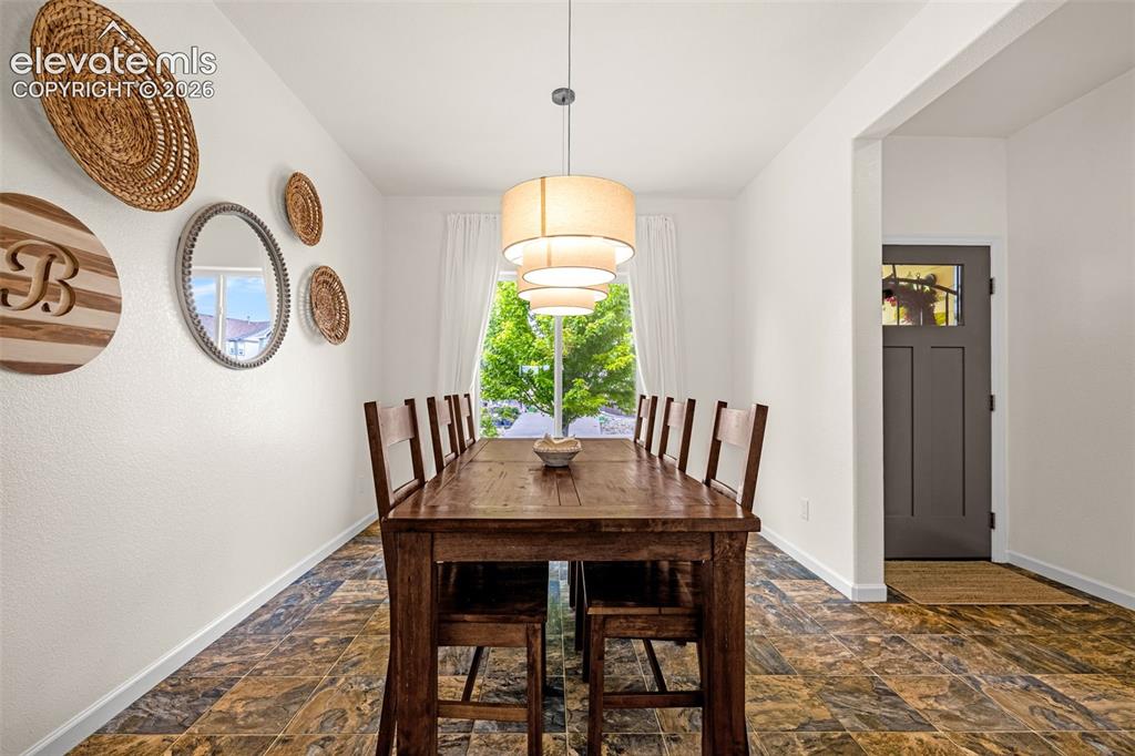 Image 3 of 35: Dining Area