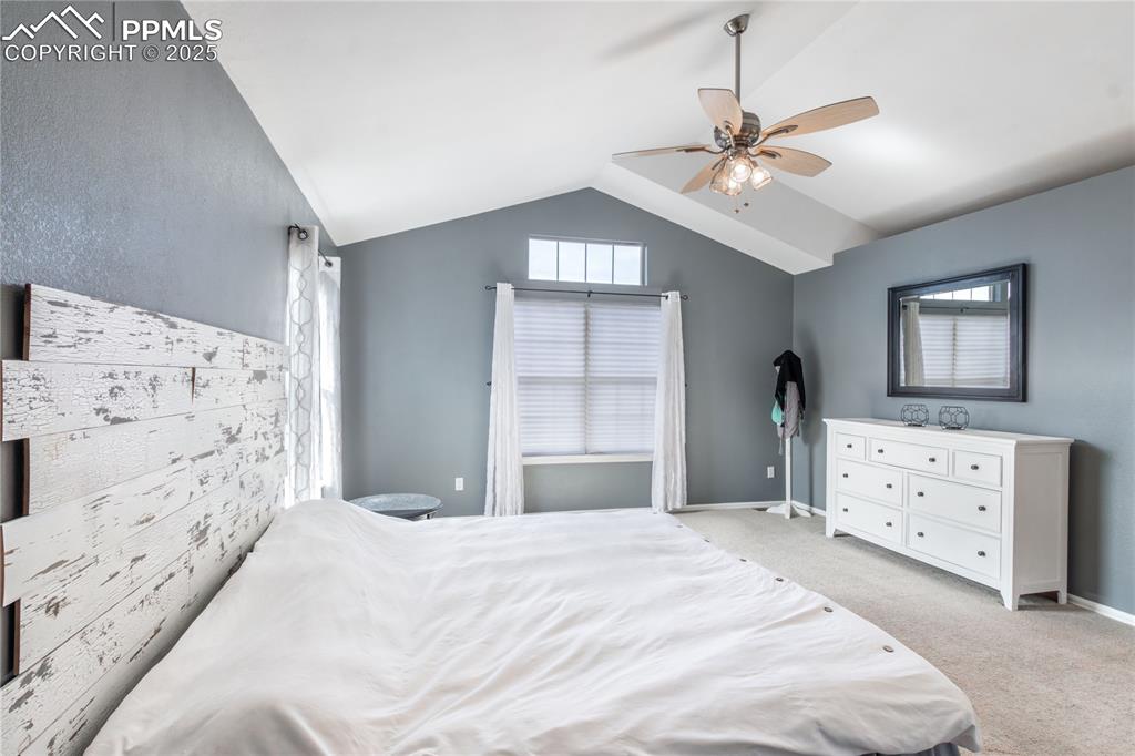 Image 14 of 33: Bedroom