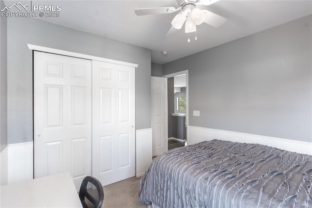 Image 18 of 33: Bedroom