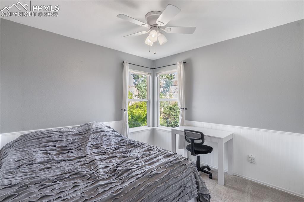 Image 19 of 33: Bedroom