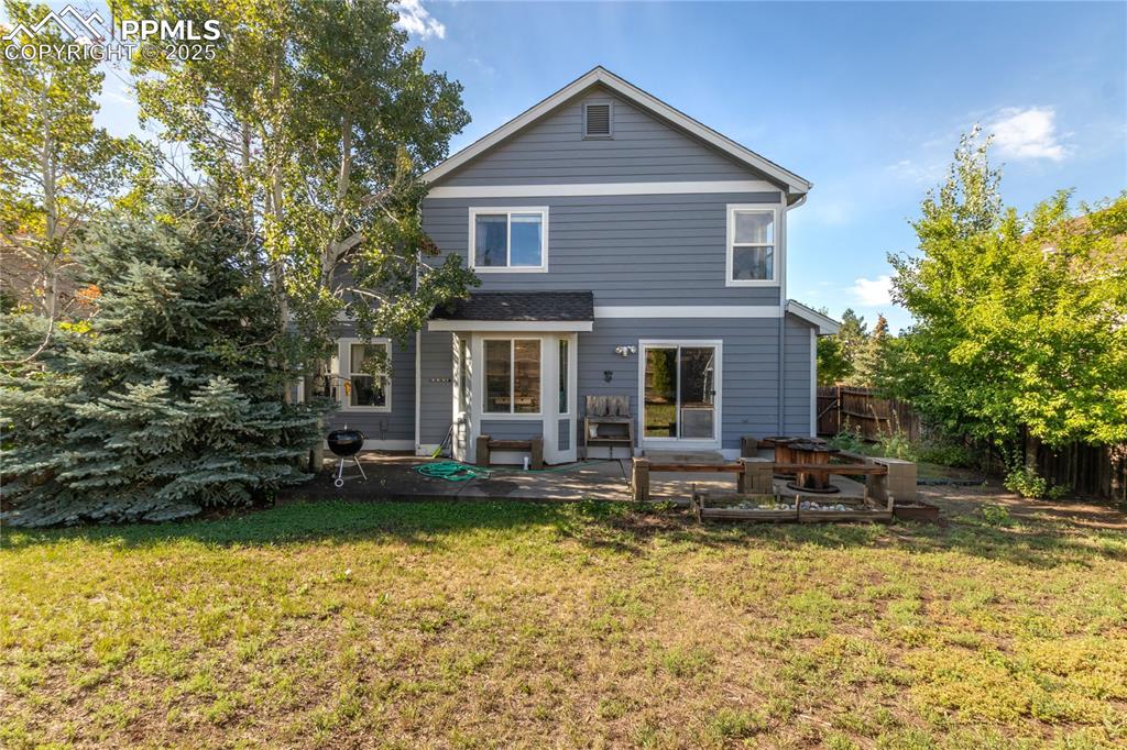 Image 30 of 33: Back of Structure