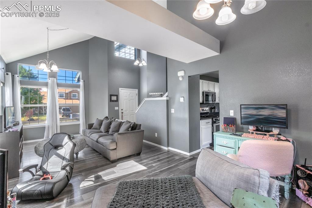 Image 4 of 33: Living Room