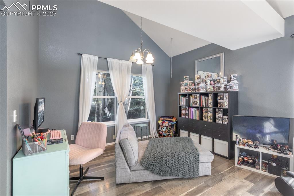 Image 6 of 33: Sitting Room