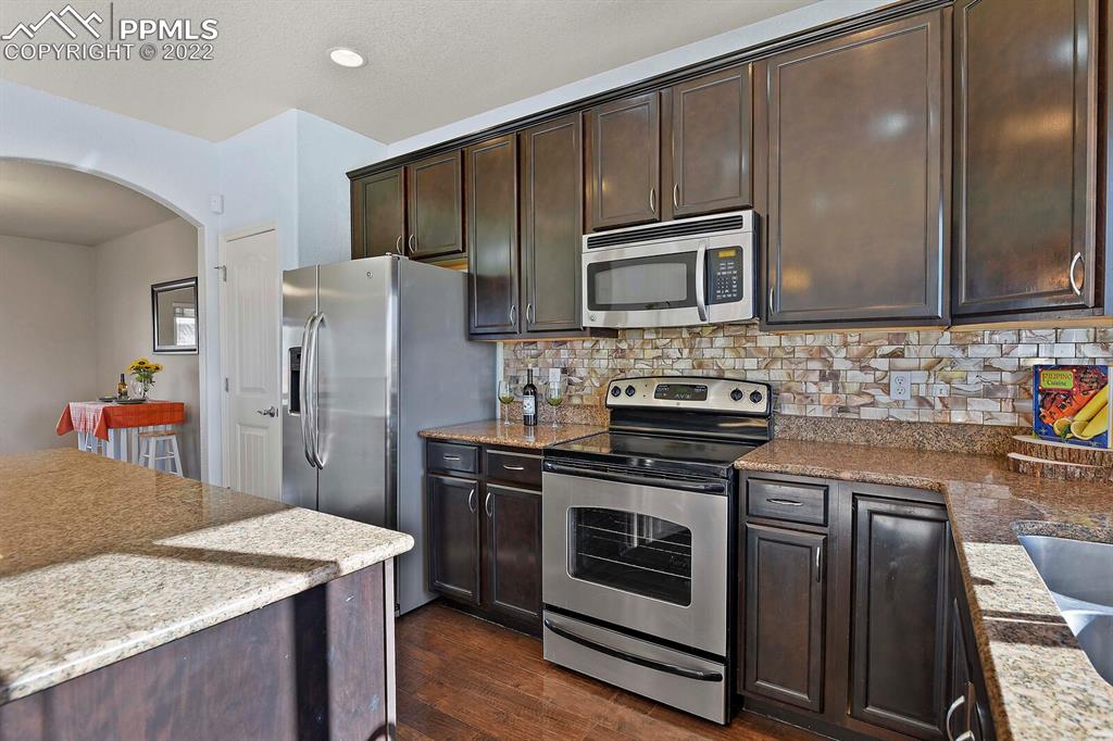 Listing 1489370, Image 8 of 29