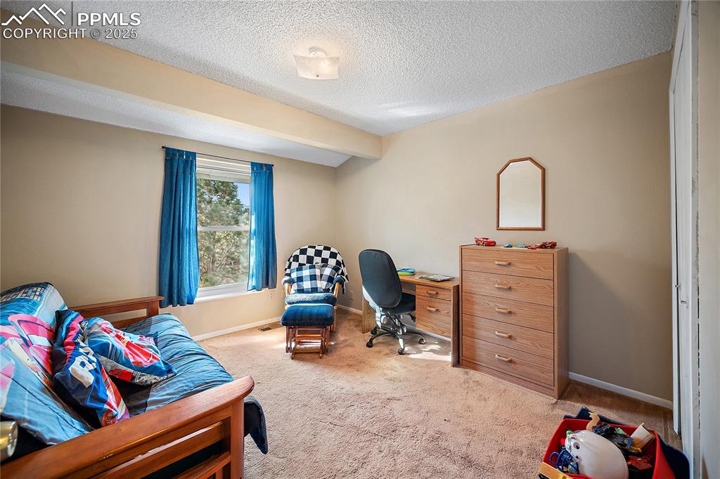 Image 27 of 49: Upstairs bedroom 2 