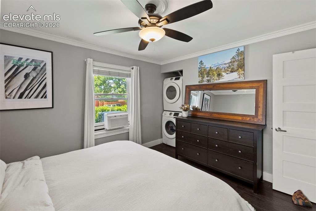 Image 13 of 49: Bedroom