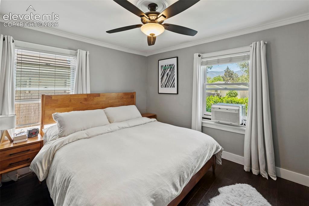Image 42 of 49: Bedroom