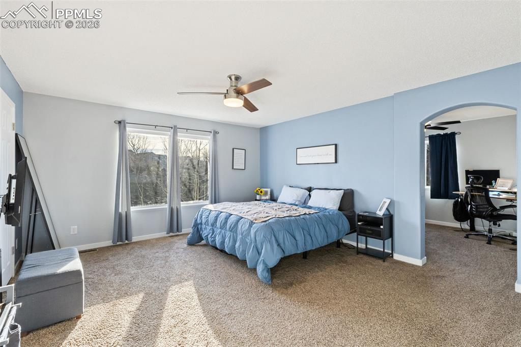 Image 13 of 31: Bedroom