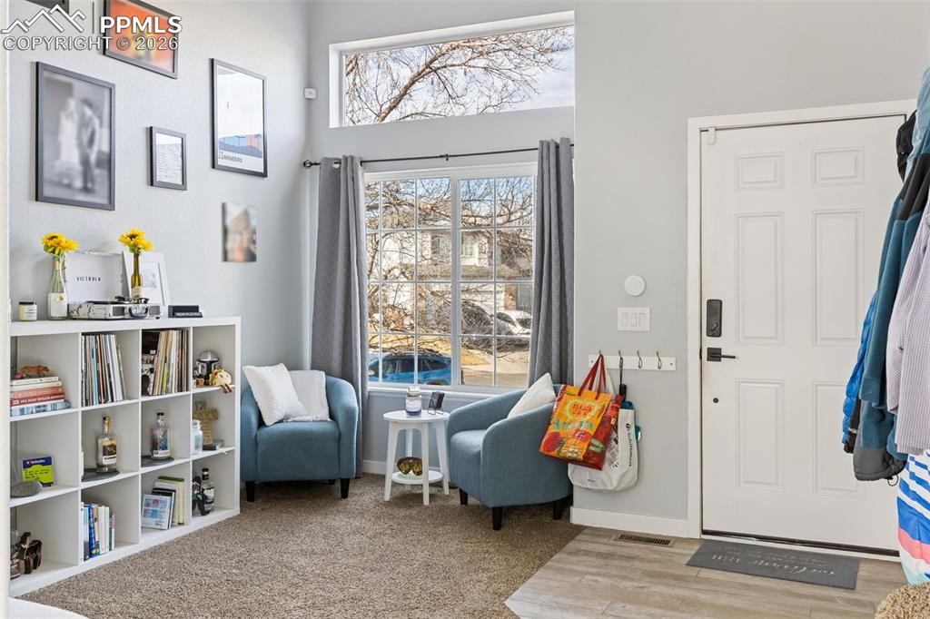 Image 4 of 31: Entry