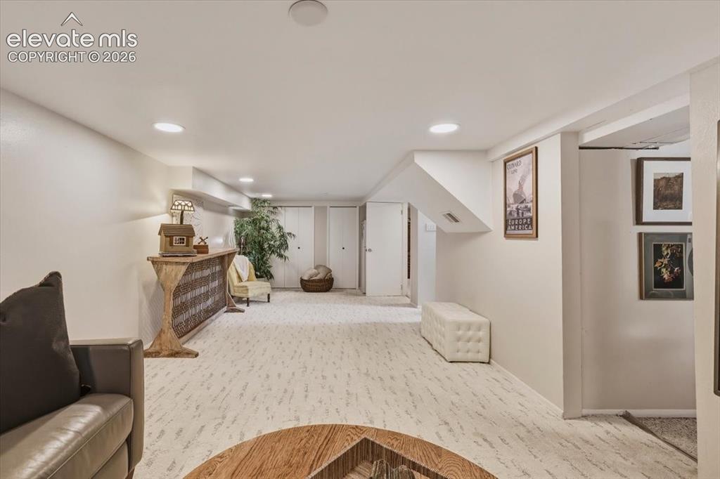 Image 31 of 44: Family Room