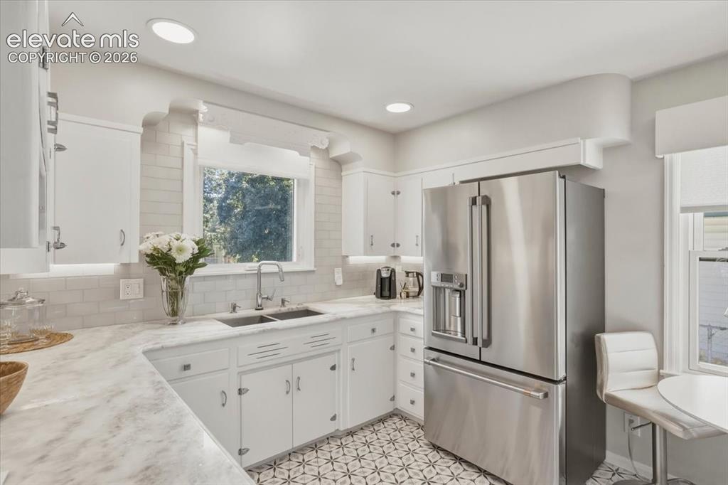 Image 7 of 44: Kitchen