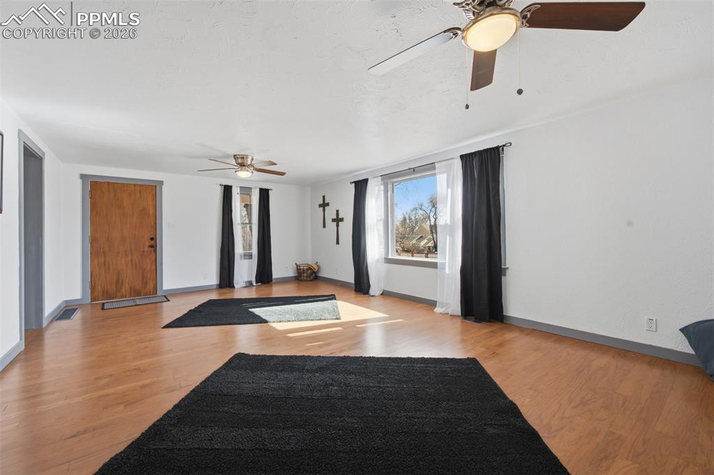 Image 10 of 48: Comfortable and Safe.