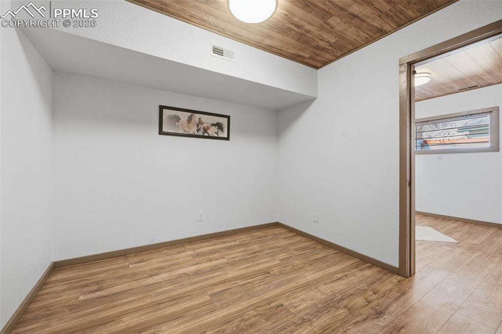 Image 41 of 48: 2nd Room