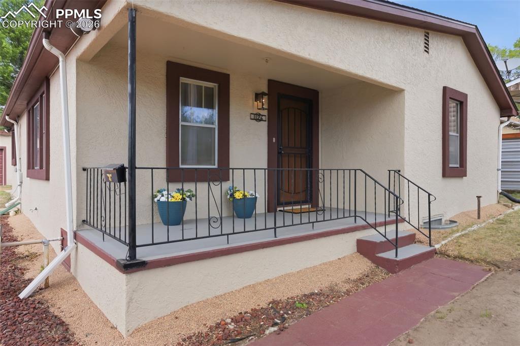 Image 6 of 48: This oversized lot of 11,250 s/f has plenty of room for an additional garag