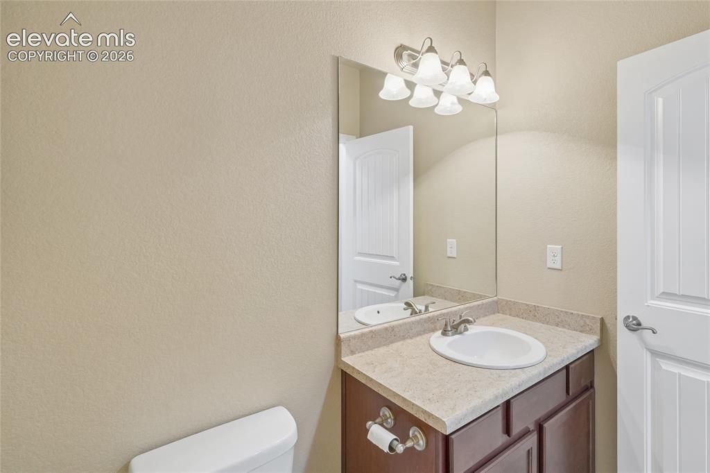 Image 10 of 19: Bathroom