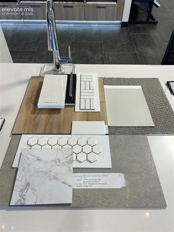 Image 2 of 2: Interior color selections