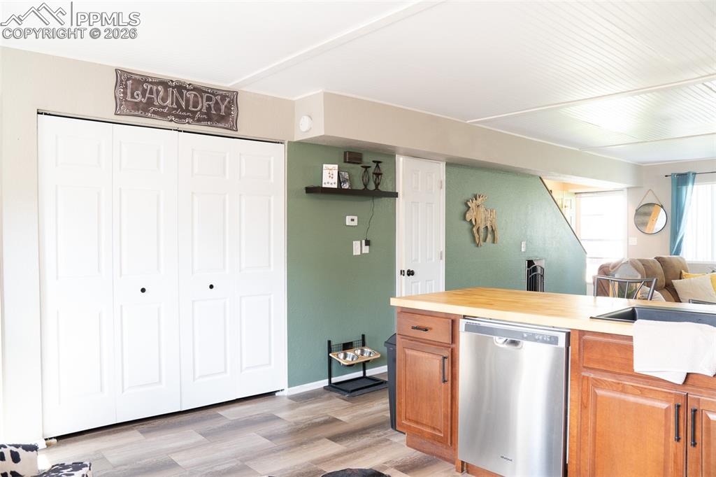 Image 12 of 44: Kitchen