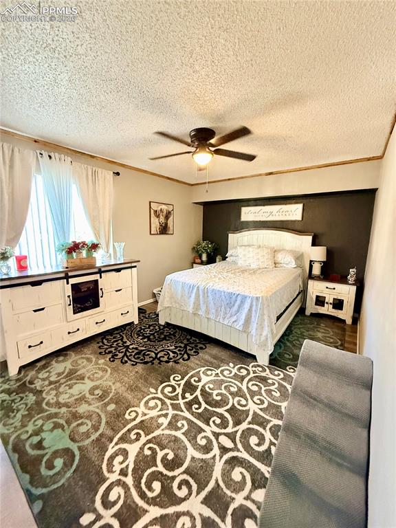 Image 22 of 44: Master Bedroom