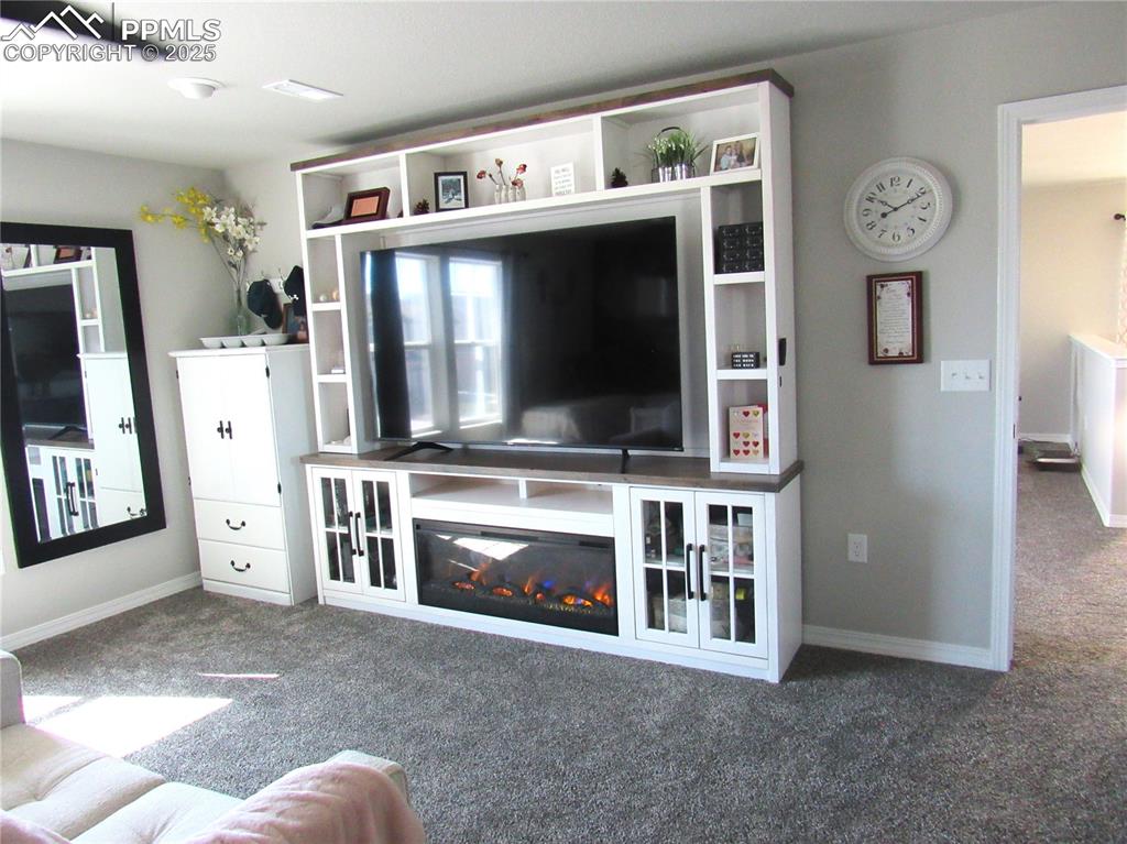 Image 18 of 37: Master Bedroom
