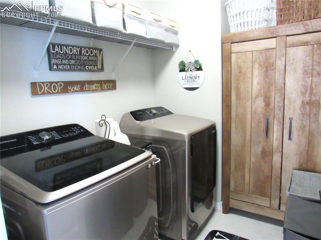 Image 26 of 37: Upper-level laundry