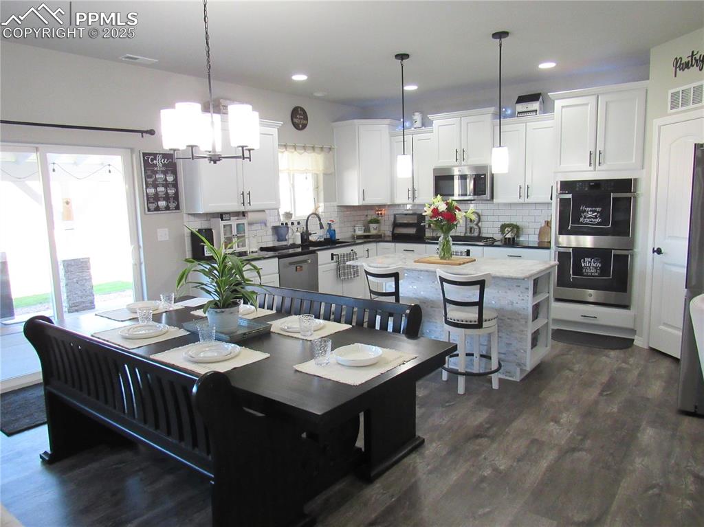 Image 9 of 37: Kitchen