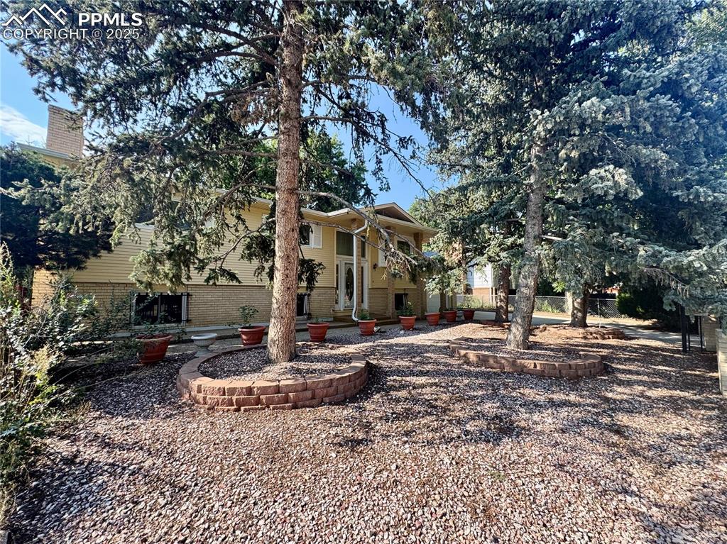 Image 6 of 26: Front of Structure