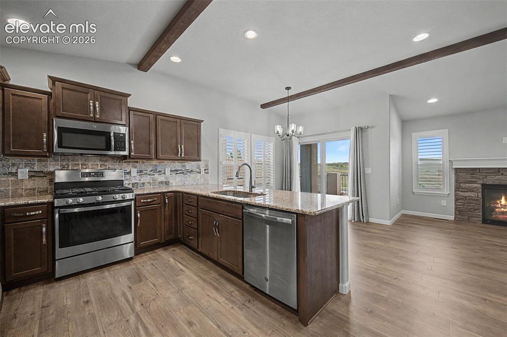 Image 12 of 28: Kitchen