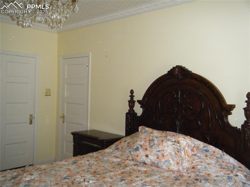 Image 19 of 30: Bedroom