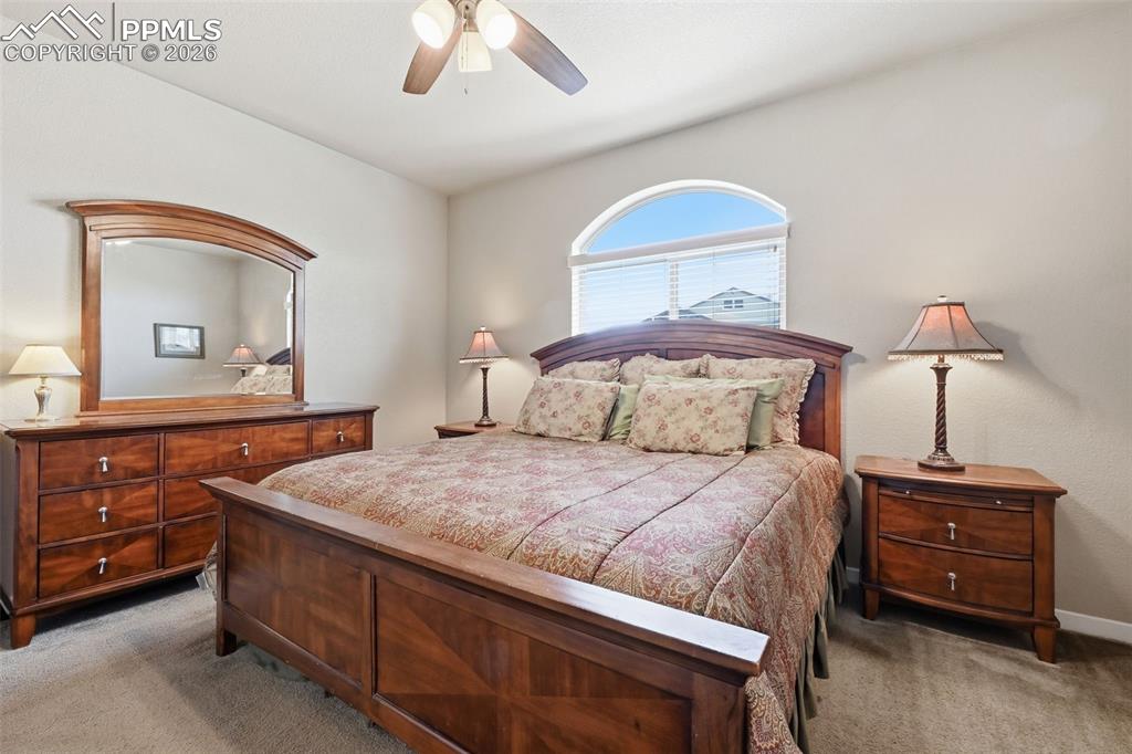 Image 17 of 30: Office