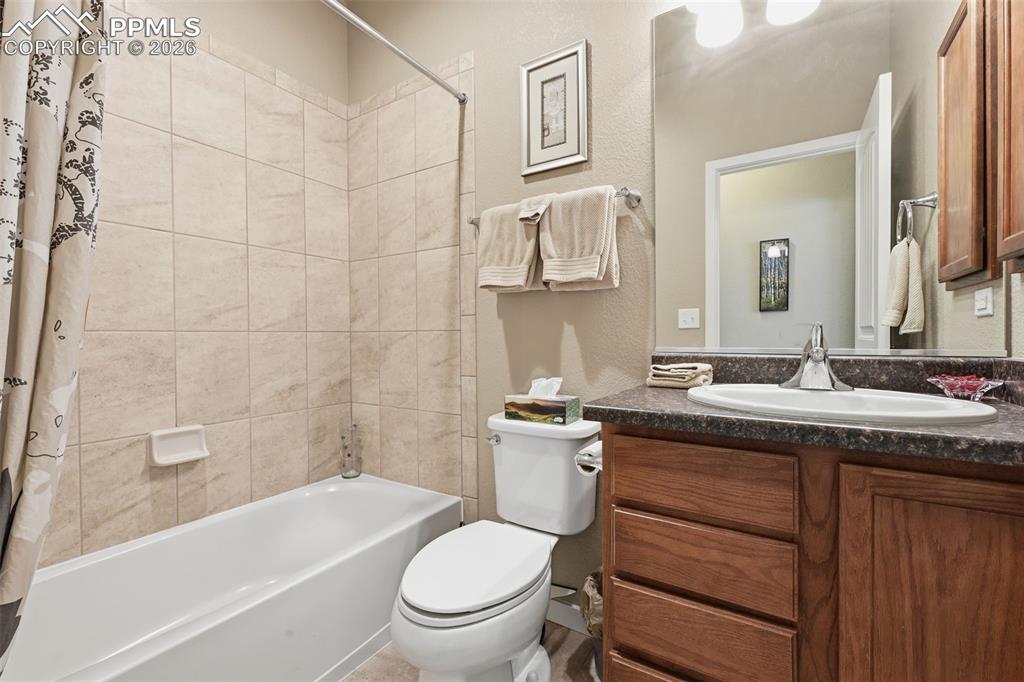 Image 22 of 30: 2nd bedroom