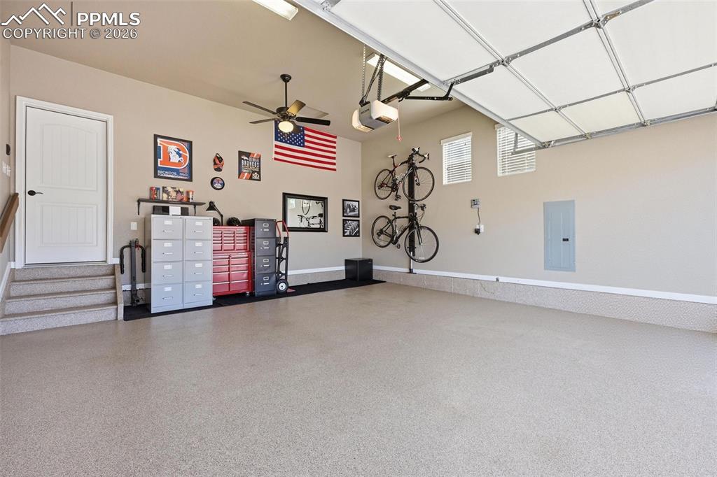 Image 25 of 30: W/D comes with home