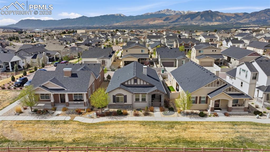 Image 4 of 30: Classic home 