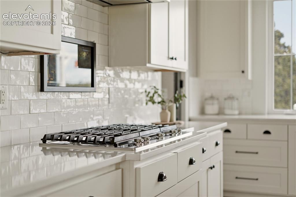 Image 14 of 50: Kitchen
