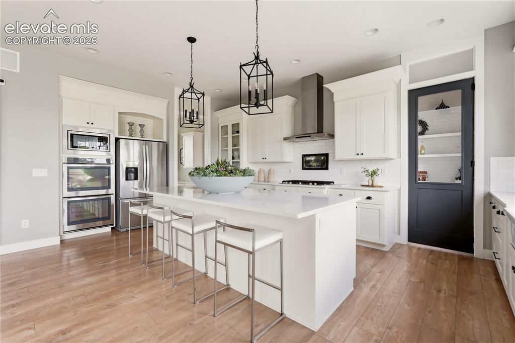 Image 15 of 50: Kitchen