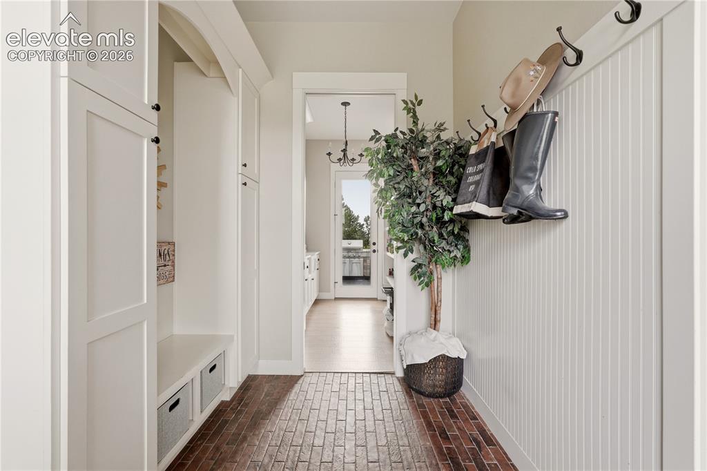 Image 20 of 50: Mud Room