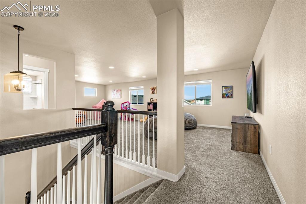 Image 25 of 42: Loft