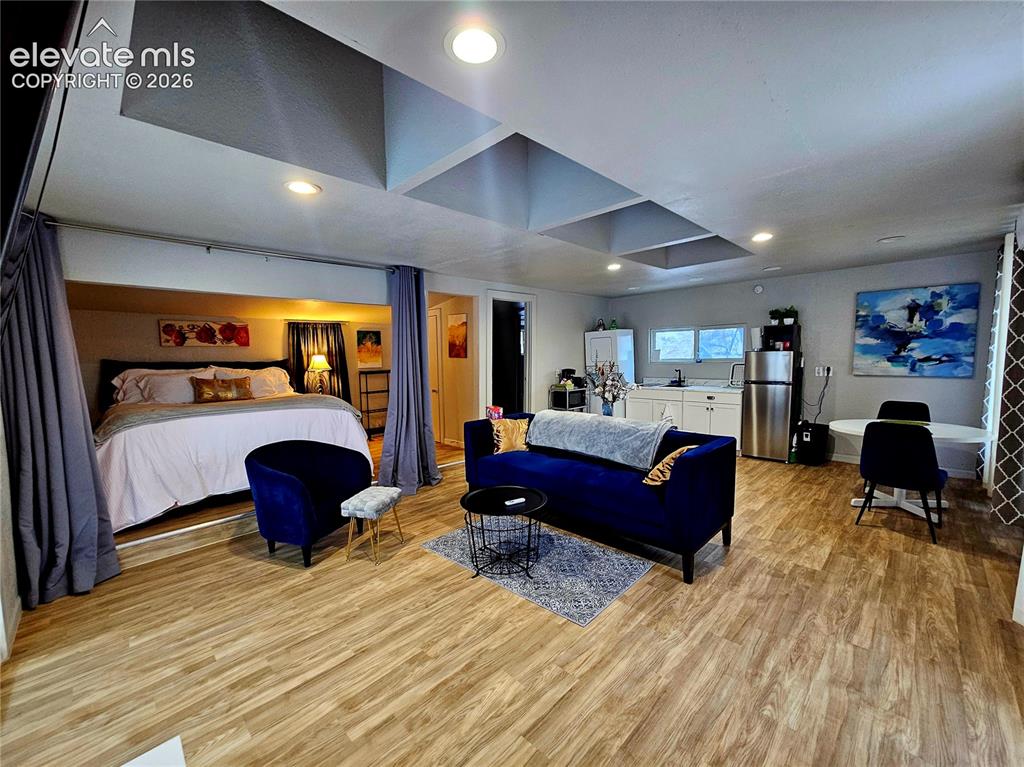 Image 9 of 37: Unit B