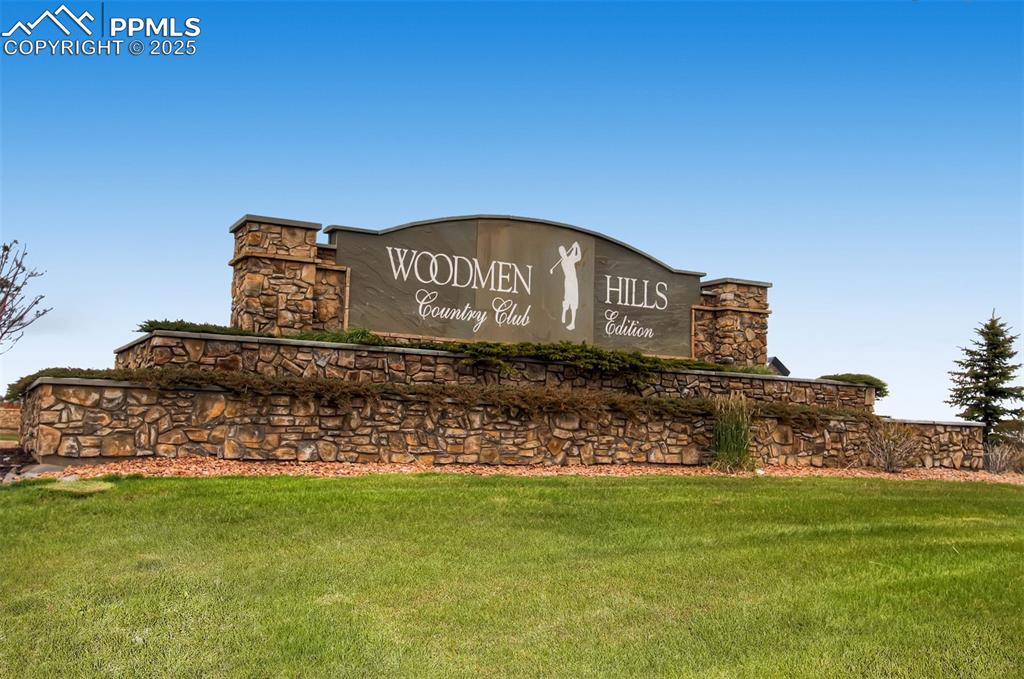 Image 45 of 49: Community Sign and common area
