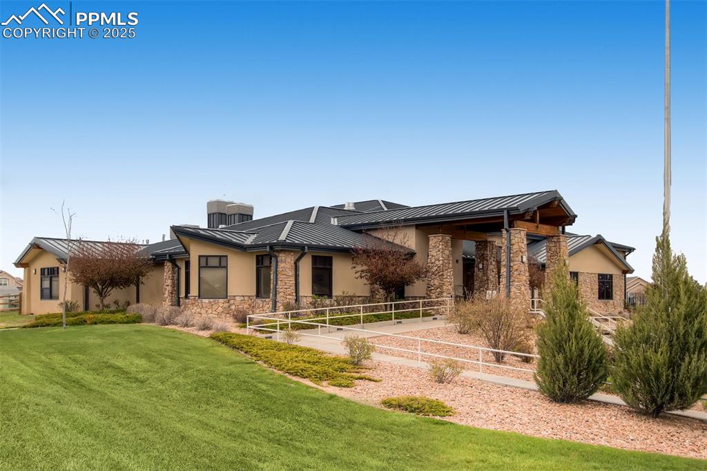 Image 46 of 49: Golf clubhouse