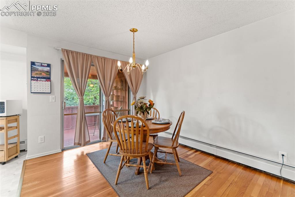 Image 10 of 44: Dining Area