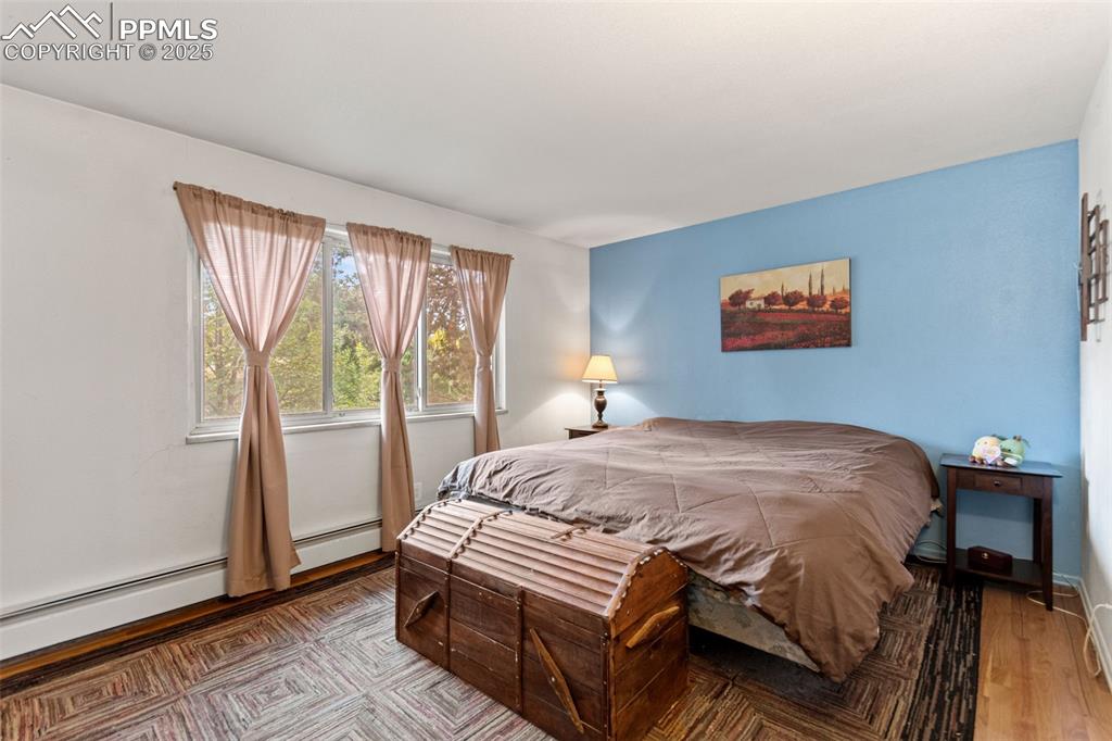 Image 21 of 44: Master Bedroom